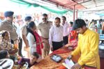 जिलाधिकारी मयूर दीक्षित एवं वरिष्ठ पुलिस अधीक्षक नवनीत सिंह भुल्लर ने मां चंडी देवी मंदिर पहुंचकर लिया सुरक्षा व्यवस्थाओं का जायजा