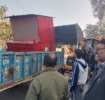 शहर को अतिक्रमण मुक्त कराने के लिए जिलाधिकारी के निर्देशन में नगर निगम एवं पुलिस ने चलाया अतिक्रमण हटाओ अभियान।