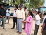 भगवानपुर कस्बे में अतिक्रमण पर चला प्रशासन और नगर पंचायत का बुलडोजर
